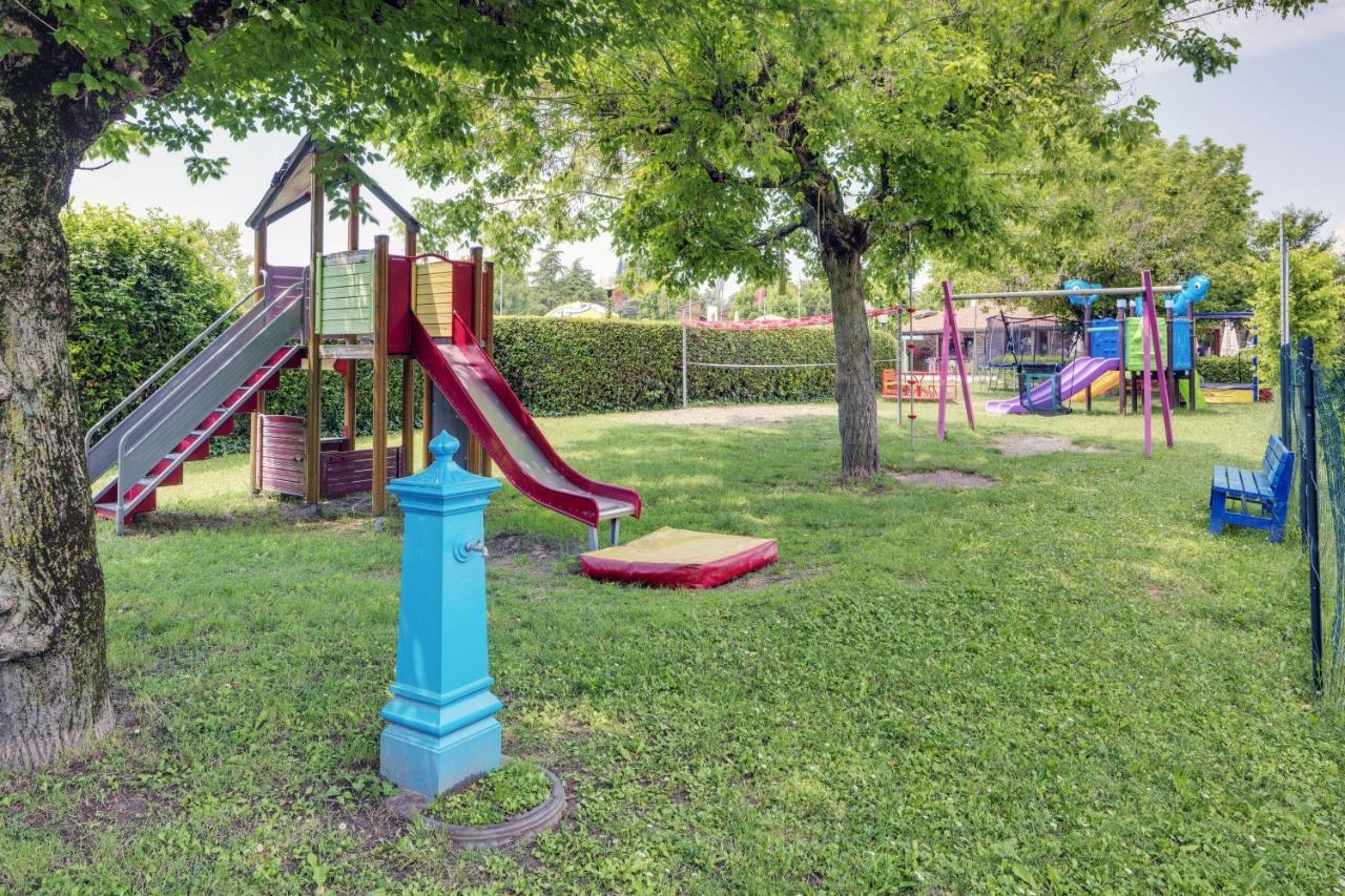 Residence Villaggio Tiglio Sirmione Exterior photo