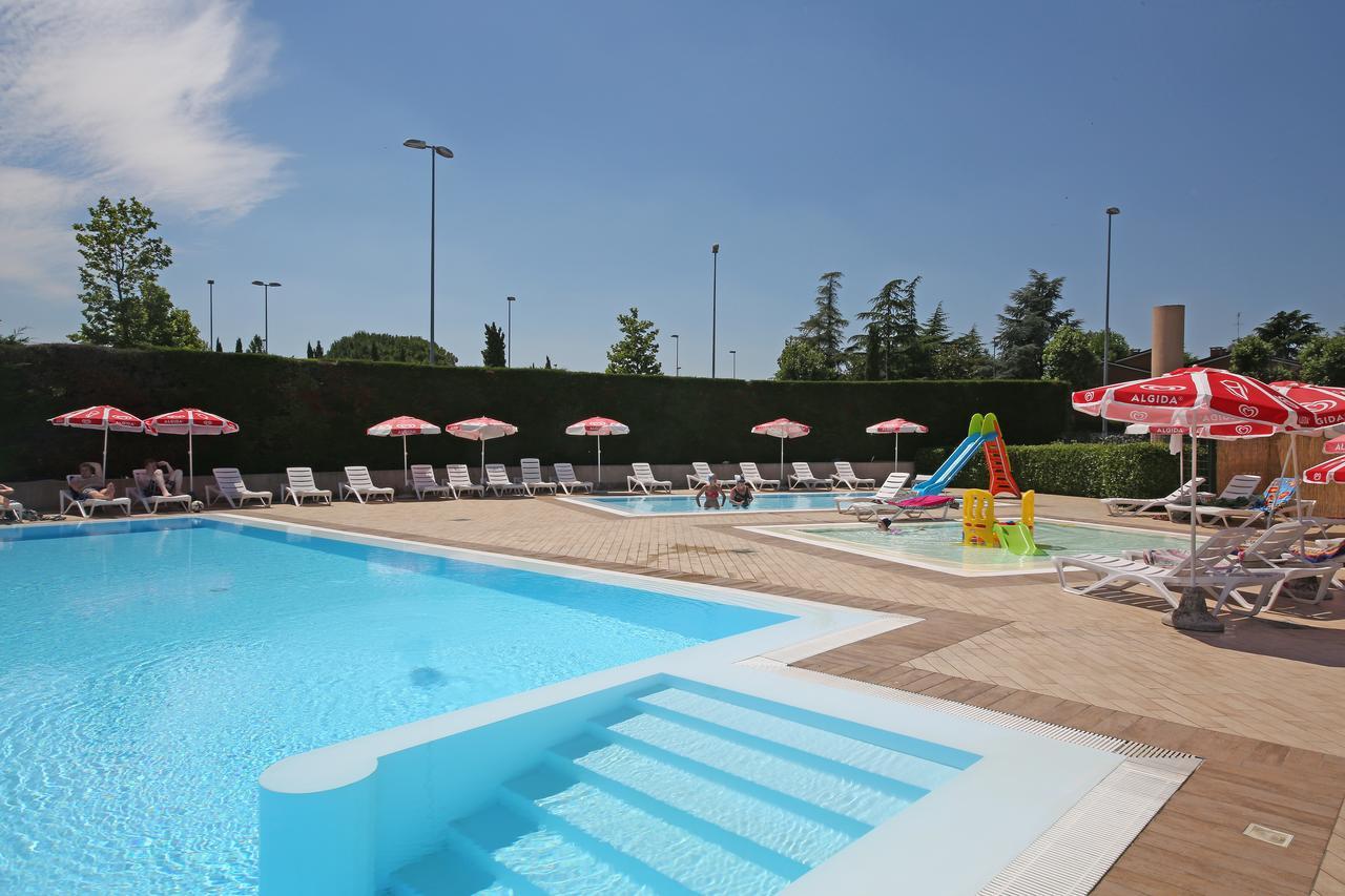 Residence Villaggio Tiglio Sirmione Exterior photo